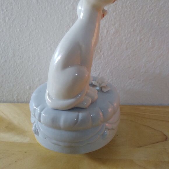 Vintage Porcelain Cats Music Box - Picture 9 of 10